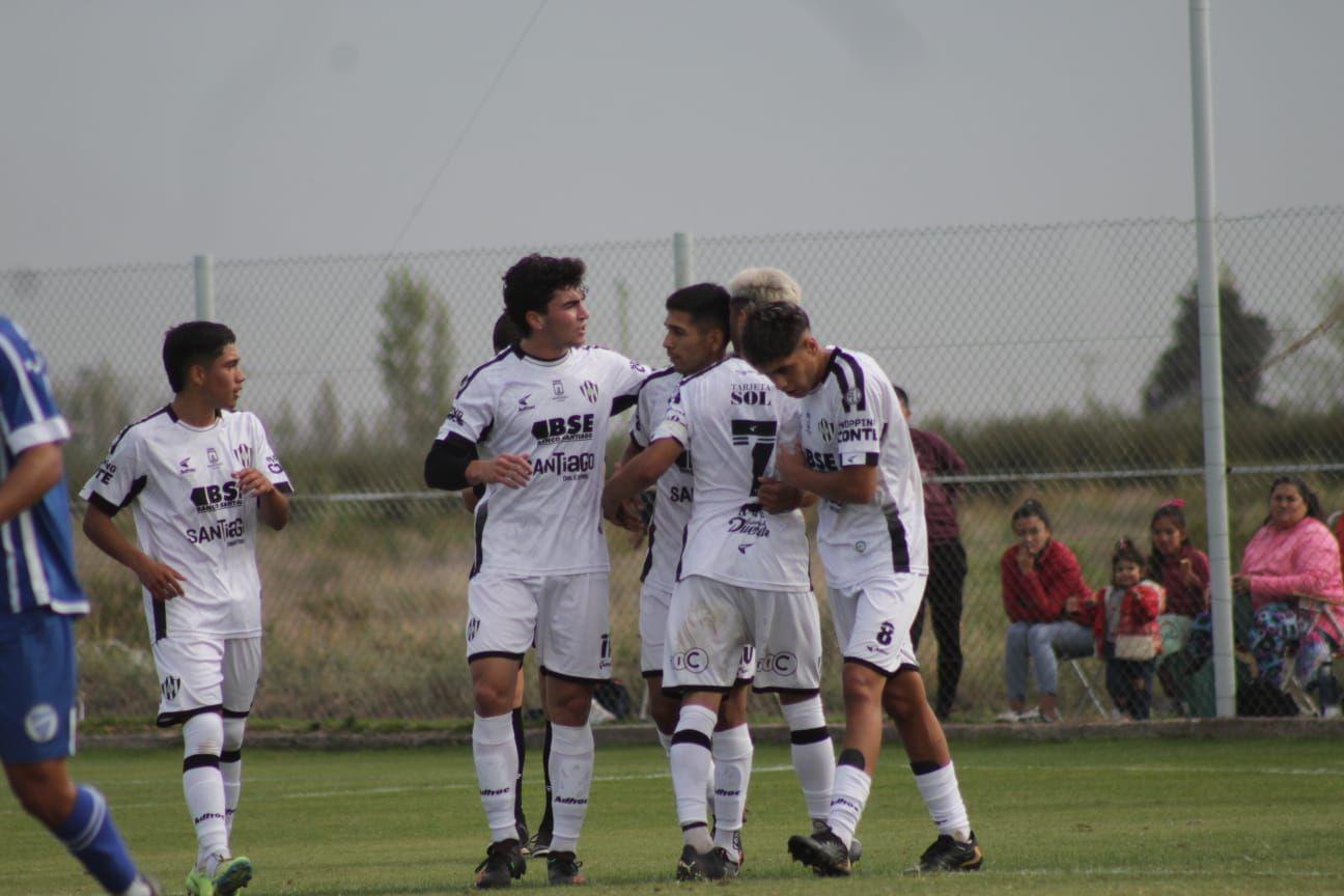 La Reserva de Central Coacuterdoba goleoacute a la de Godoy Cruz