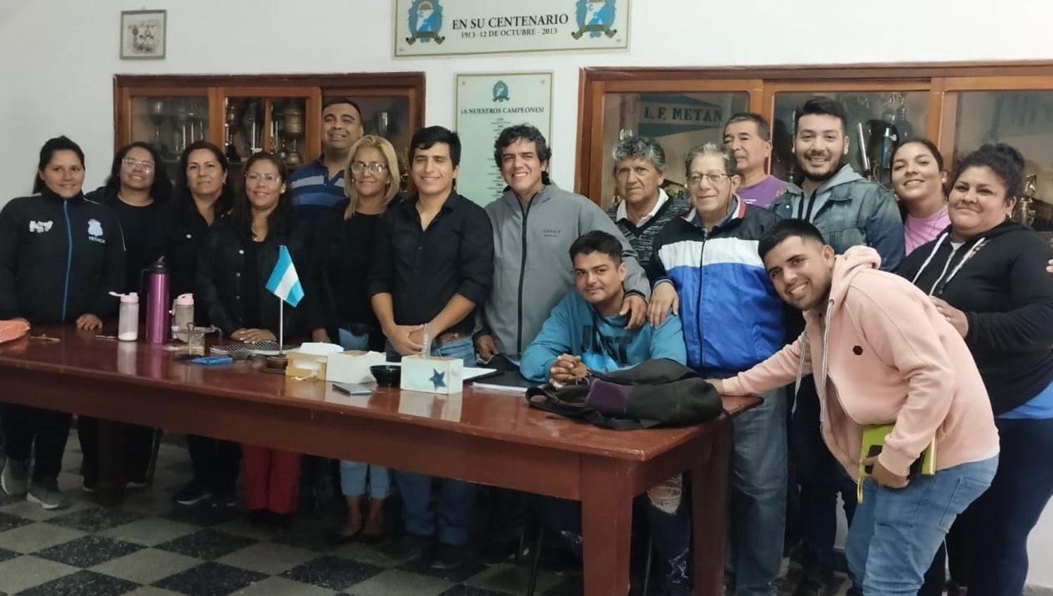 Marcelo Espiacutenola reelecto presidente de Central Argentino