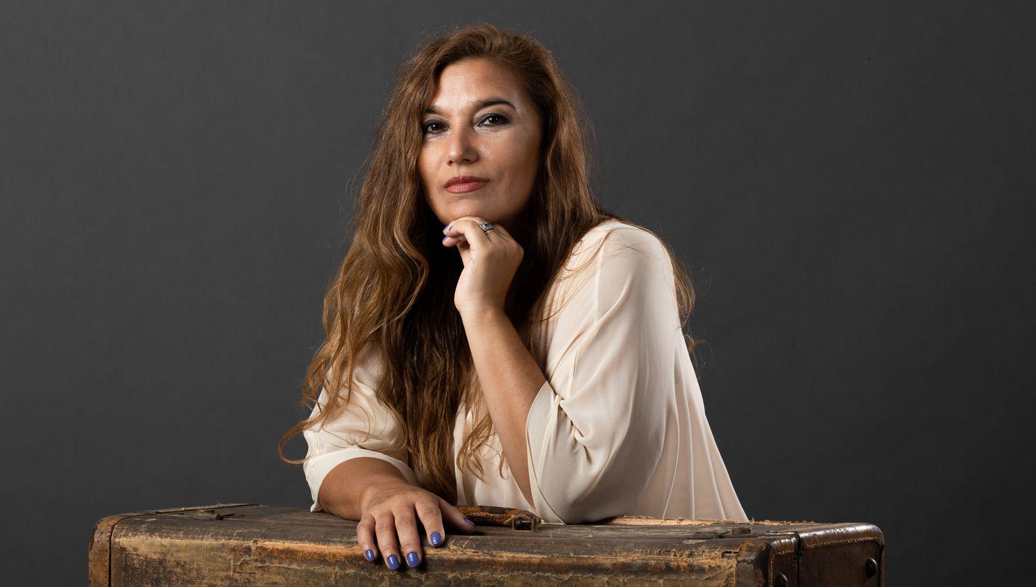 Viviana Scarlassa celebra sus veinte antildeos de trayectoria con el lanzamiento de ldquoContemporaacuteneardquo