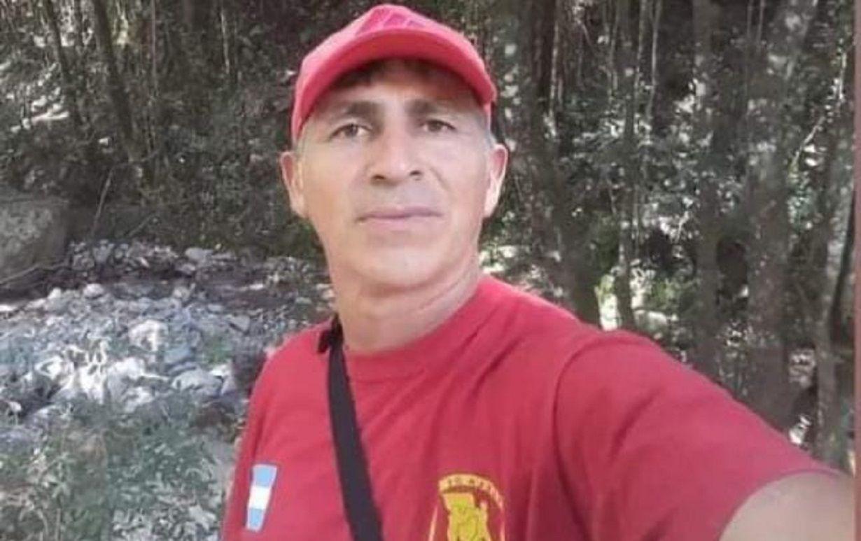 Tres camionetas y una avioneta trabajan para ubicar al cazador que se perdioacute en la zona de la laguna Los Porongos