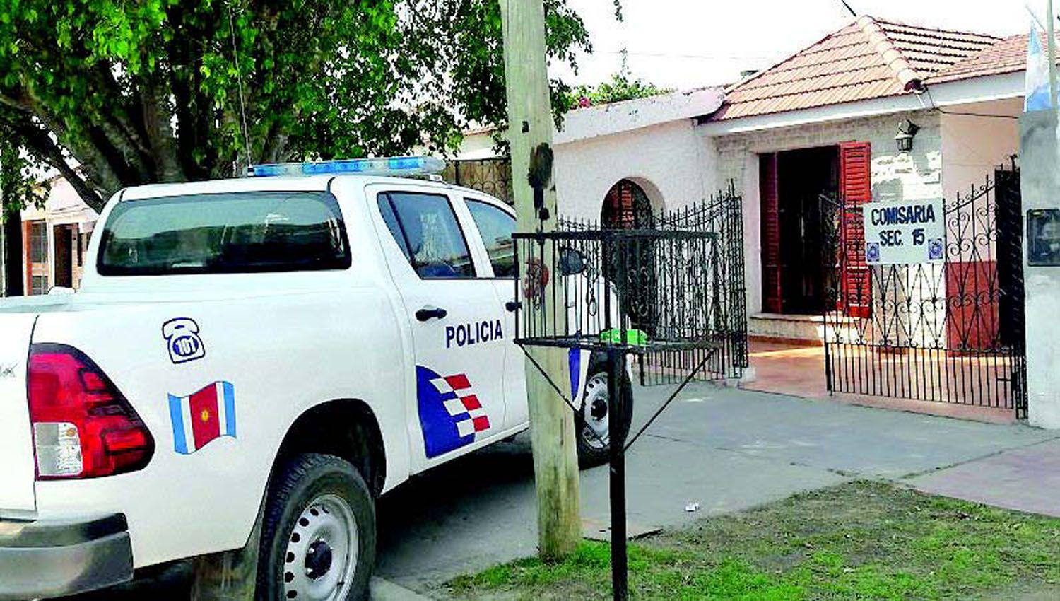 Robo a pasajeros de colectivo- audaz pasajero en modo delincuente arrebatoacute celulares dinero y tarjetas