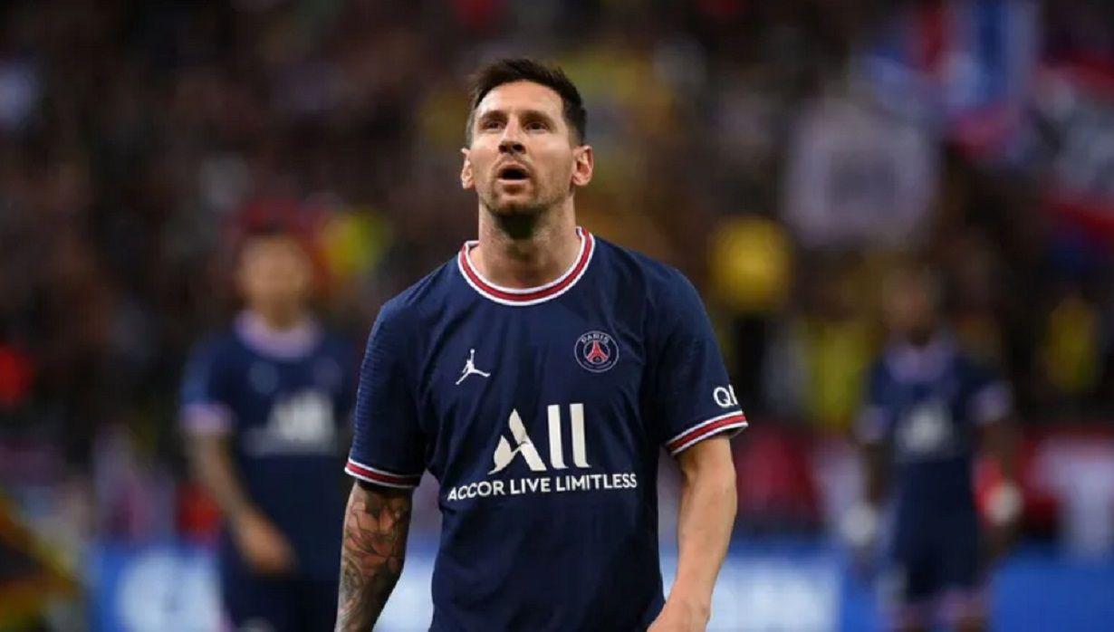 Tensioacuten y escaacutendalo en el PSG- suspendieron a Messi por su viaje a Arabia Saudita