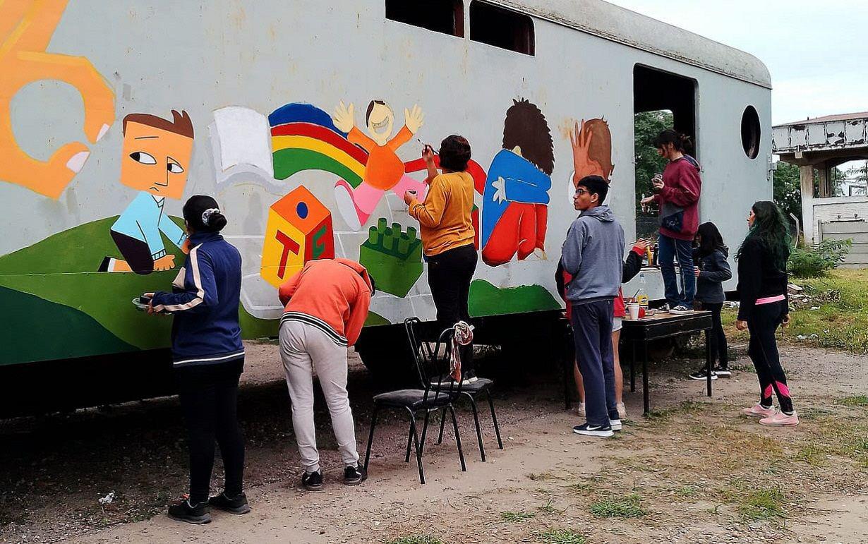 Se realizoacute un mural para generar conciencia en la lucha contra el bullying
