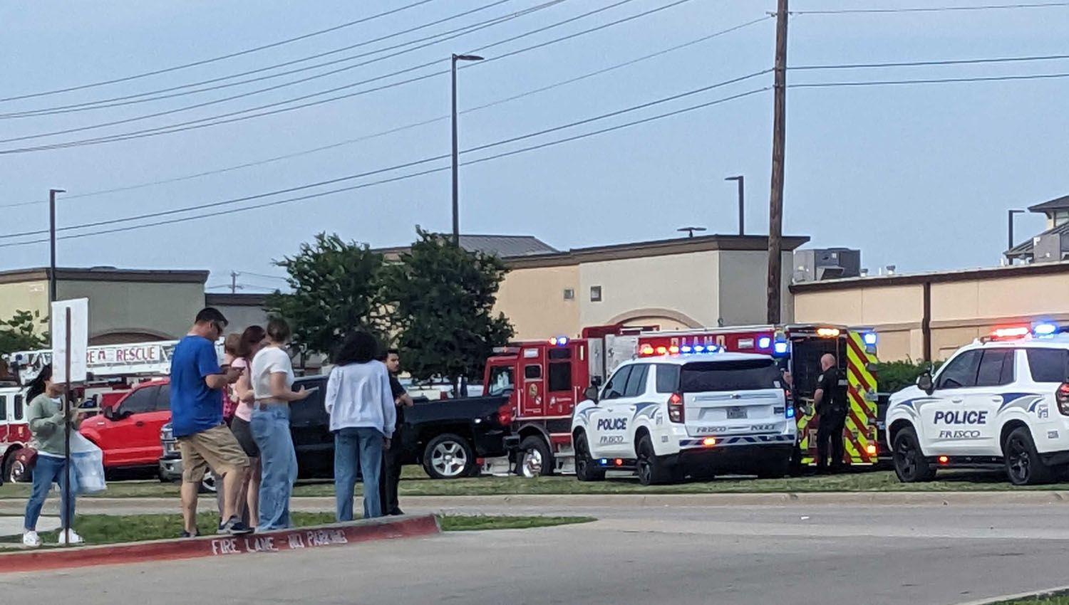 Un tiroteo dejoacute varios heridos en un centro comercial de Texas