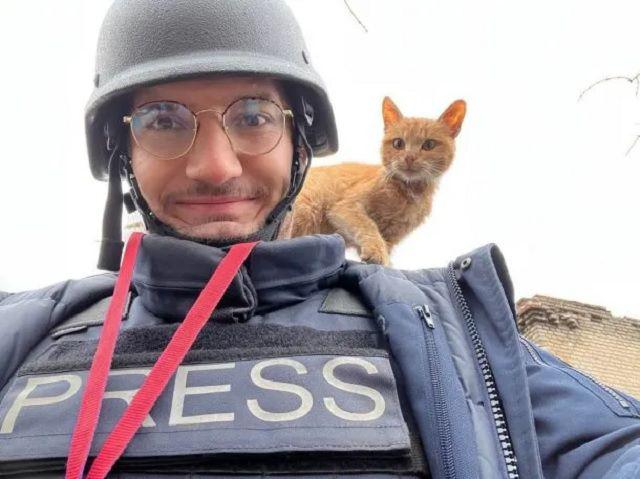 Quieacuten era el periodista que murioacute por disparos de cohetes en el este de Ucrania