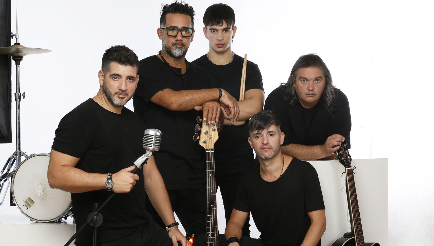 Ricardo Arjona revive en ldquoExperiencia Arjonardquo una banda nacida en Funes