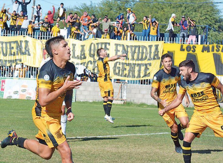 DECISIVO Matías Almirón anotó para el 1-0 de Mitre sobre Quilmes