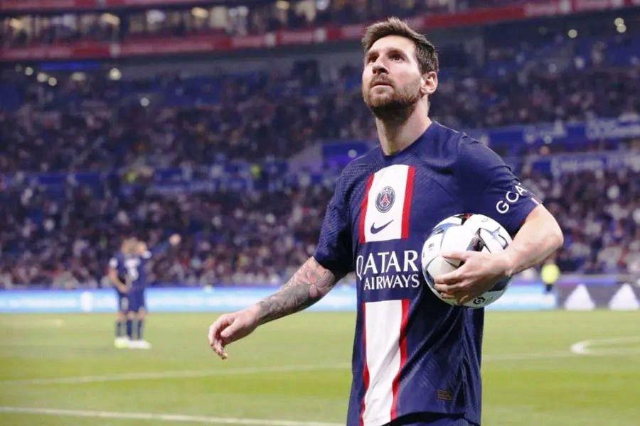 REGRESO Messi pidió disculpas por el viaje a Arabia Saudita y el club le redujo la sanción
