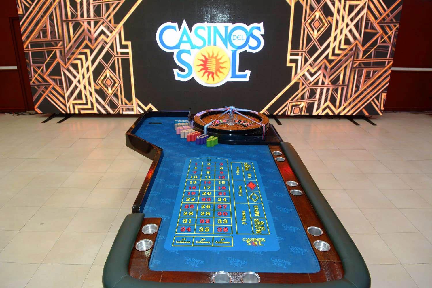 FOTOS Zamora lanzoacute la primera bola de la temporada de Las Termas 2023 en Casinos del Sol