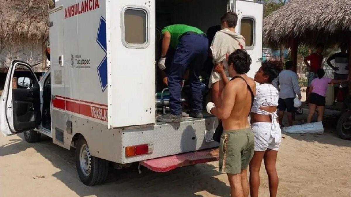 Tres joacutevenes argentinos fueron atacados a machetazos en la costa mexicana de Oaxaca