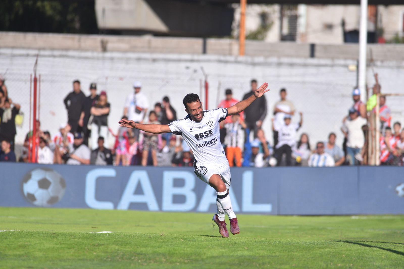 Central Coacuterdoba dejoacute escapar el triunfo ante Barracas