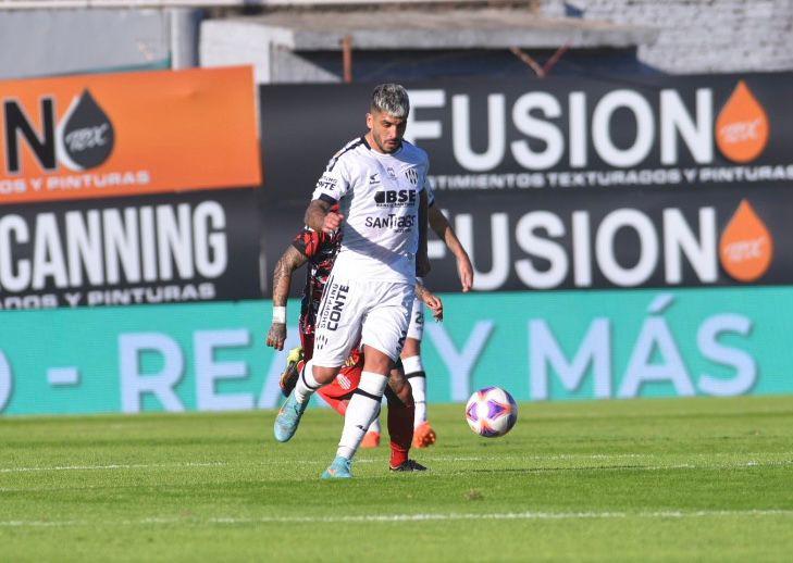 Central Coacuterdoba dejoacute escapar el triunfo ante Barracas