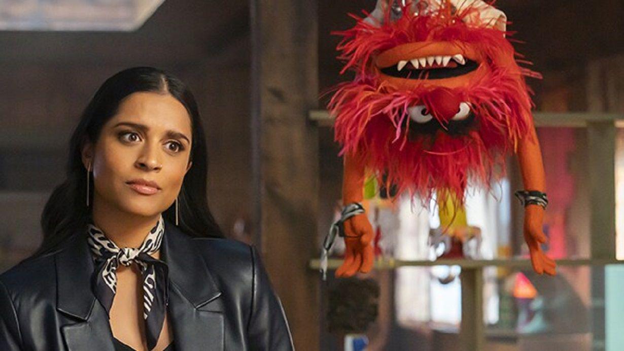 EL LIBERAL con las marionetas y los actores de ldquoMuppets Mayhem- Confusioacuten Eleacutectricardquo serie original que estrenoacute Disney 