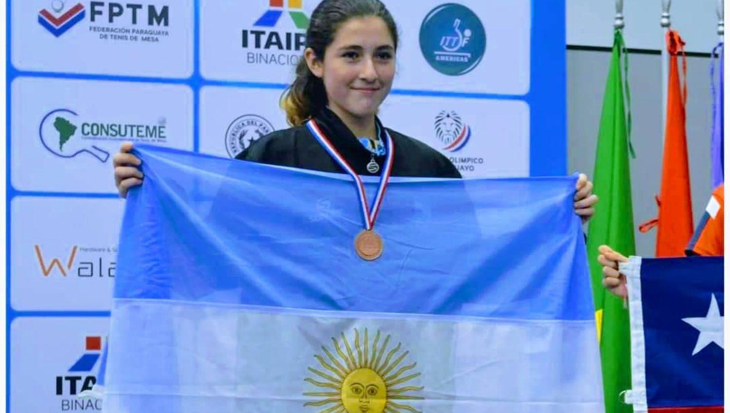Luciana Friacuteas Paz tuvo una destacada actuacioacuten en el torneo Sudamericano de Tenis de Mesa