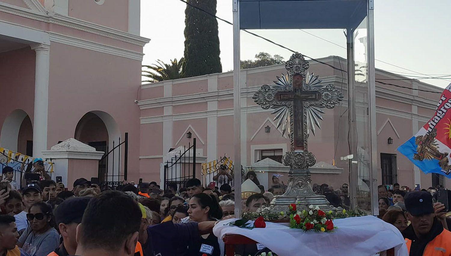 Miles de fieles se concentran en la Villa para honrar hoy al Sentildeor de los Milagros de Mailiacuten