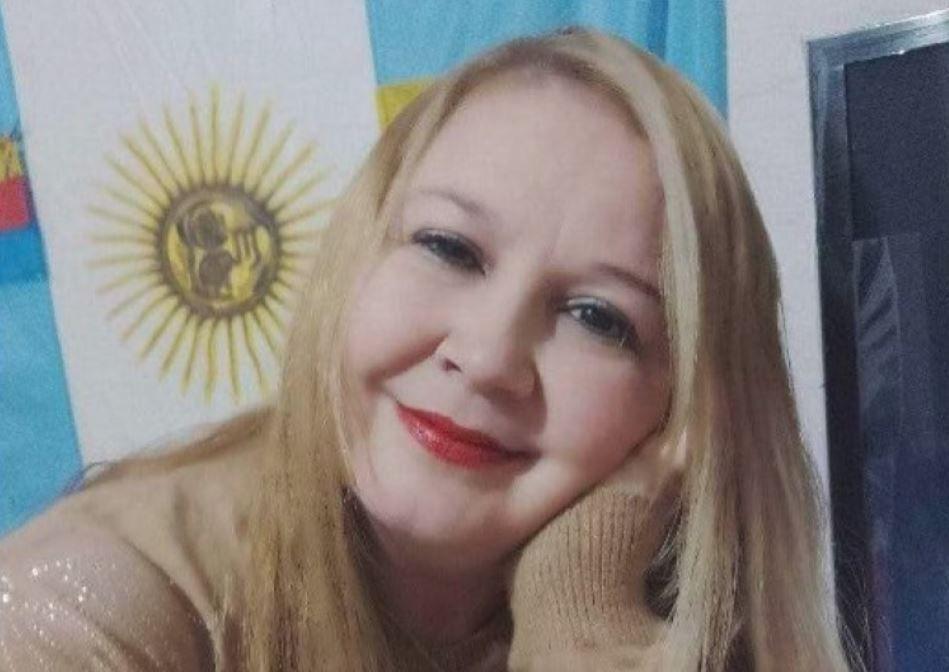 Hallan estrangulada a una periodista y detuvieron a su ex pareja pero su familia cree que la mataron por su trabajo