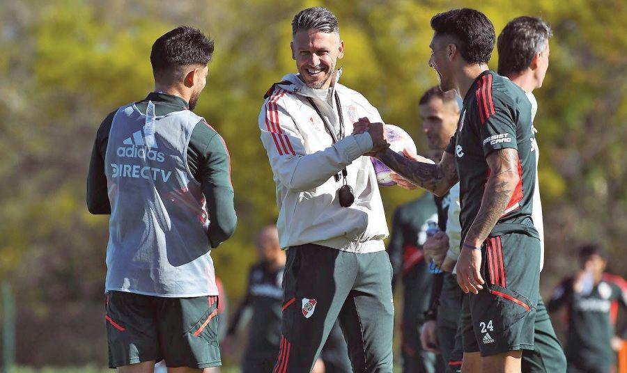 PREVIA Demichelis analiza la posibilidad de cambiar sobre todo el dibujo t�ctico ante los peruanos