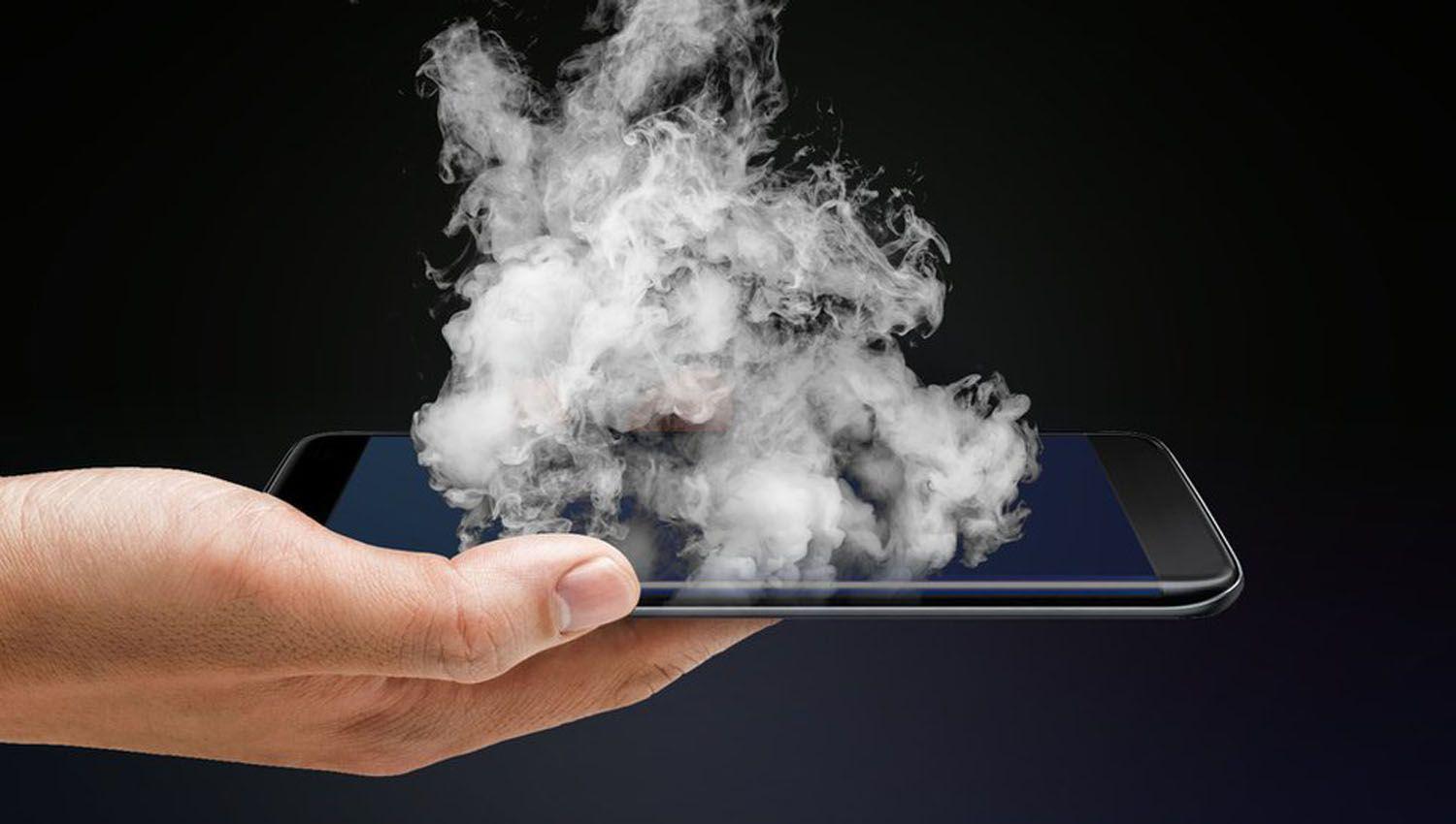 Todos lo hacen y sin saberlo recalienta el celular hasta hacerlo explotar