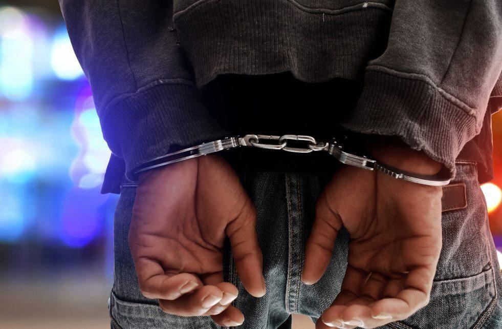 Joven detenido por estafas con autos robados que eran vendidos por Facebook Marketplace