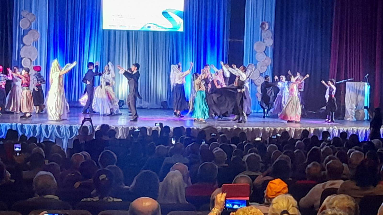 Espectacular Noche de Gala del 25 de Mayo en Las Termas de Riacuteo Hondo