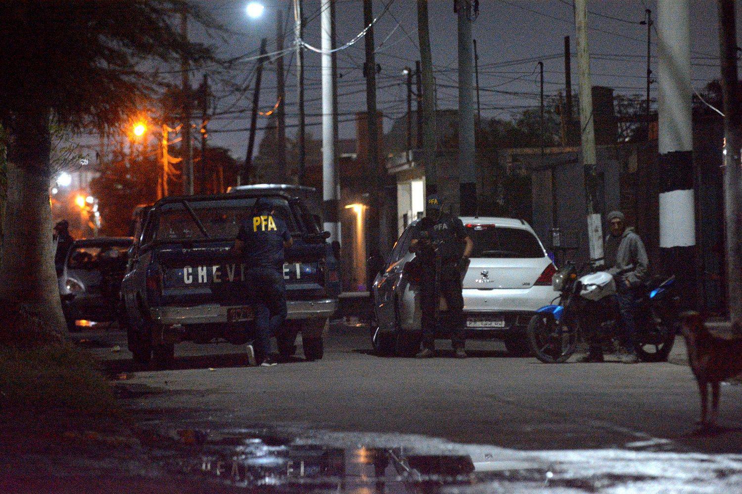 Apresan a los hermanos de Cata Herrera liacuteder de la barra de Central Coacuterdoba por vender cocaiacutena