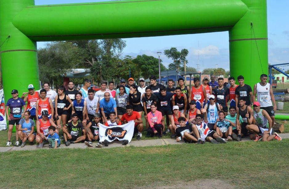 Una multitud participoacute del primer Rural Running Loreto