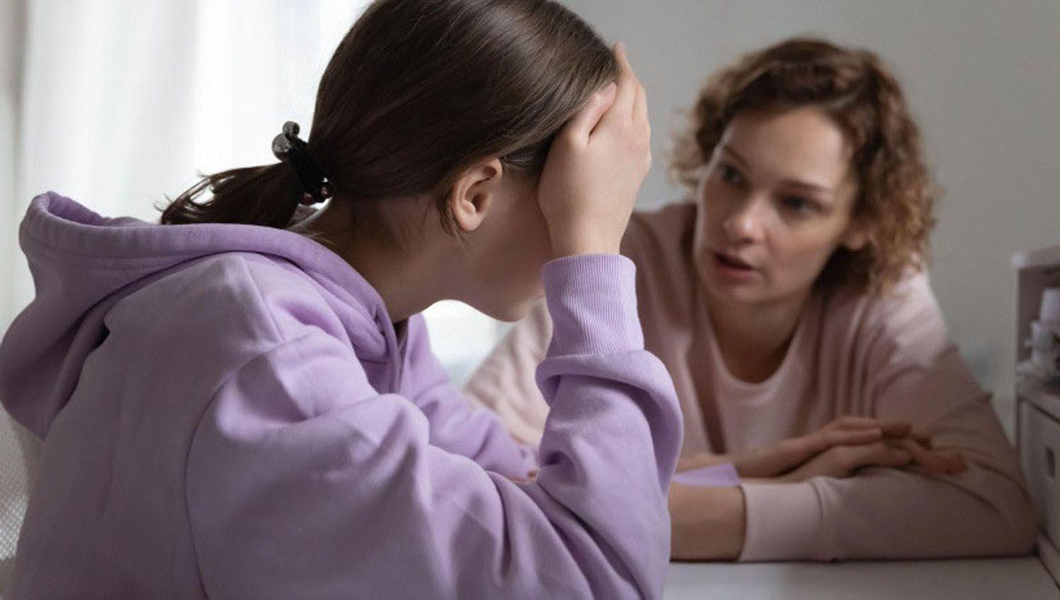 Adolescentes aburridos y desganados todo el tiempo- un drama que afecta a todas las familias