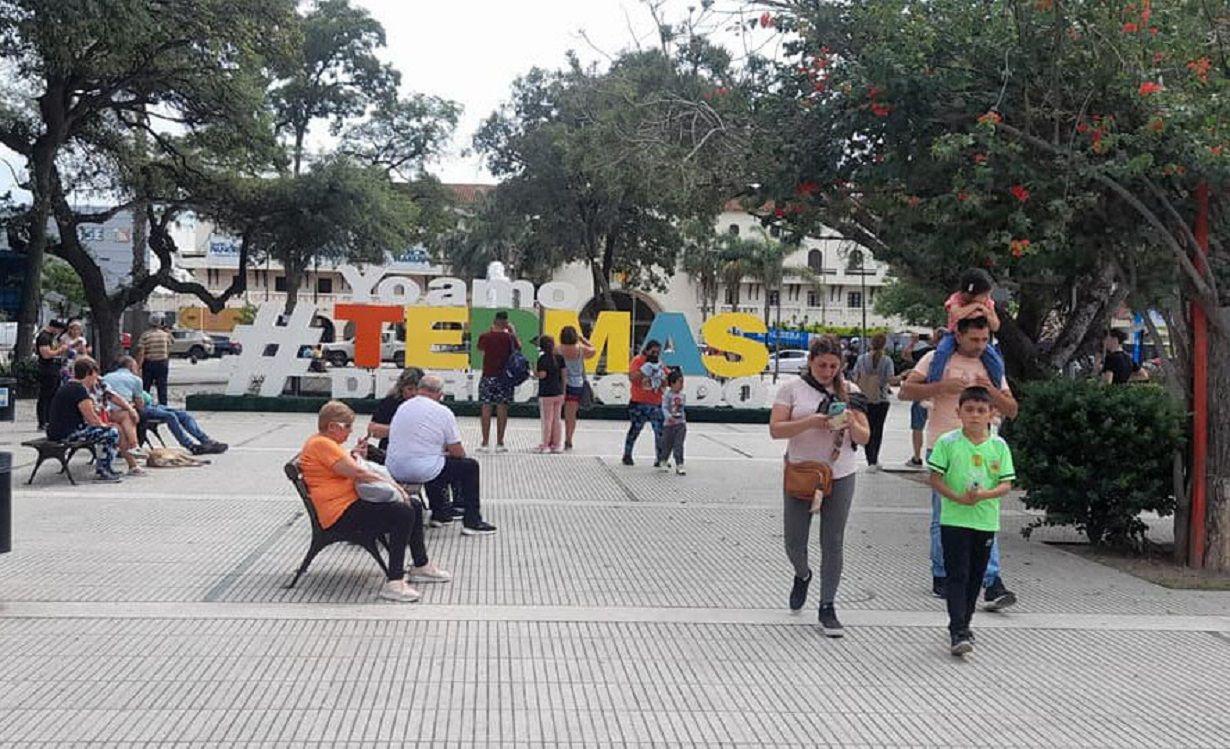 LAS TERMAS Los turistas disfrutaron a pleno la ciudad termal durante el fin de semana largo


