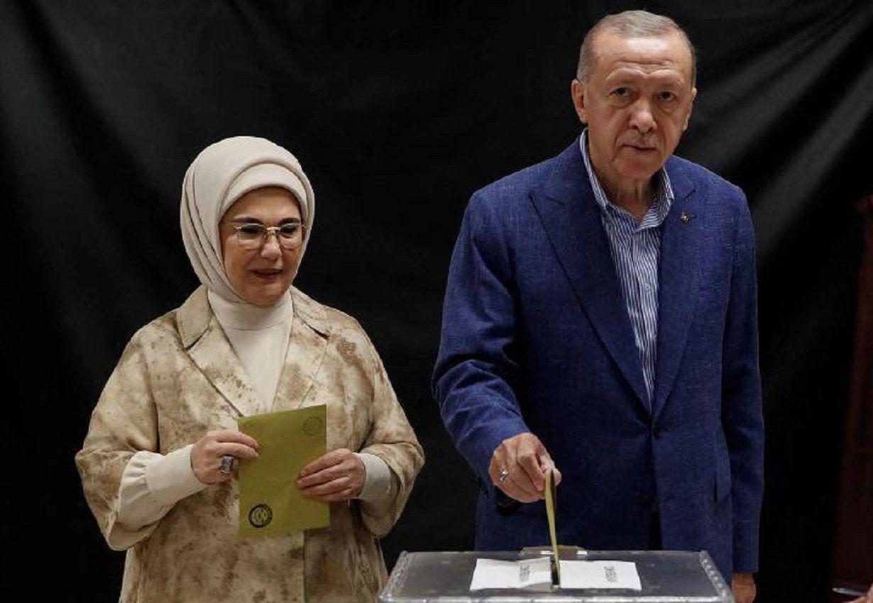 Erdogan podraacute completar 25 antildeos en el poder en Turquiacutea