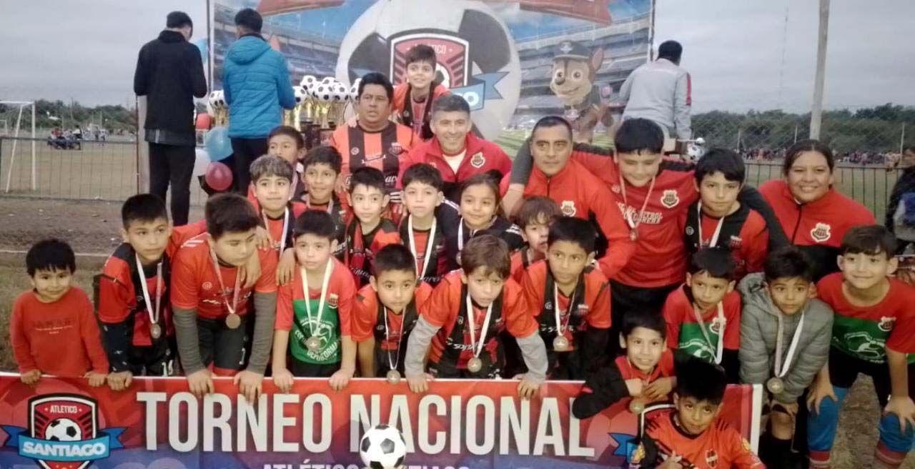 La escuela de fuacutetbol infantil Unioacuten Obrera se consagroacute campeoacuten de la Copa de Plata en la categoriacutea 2012