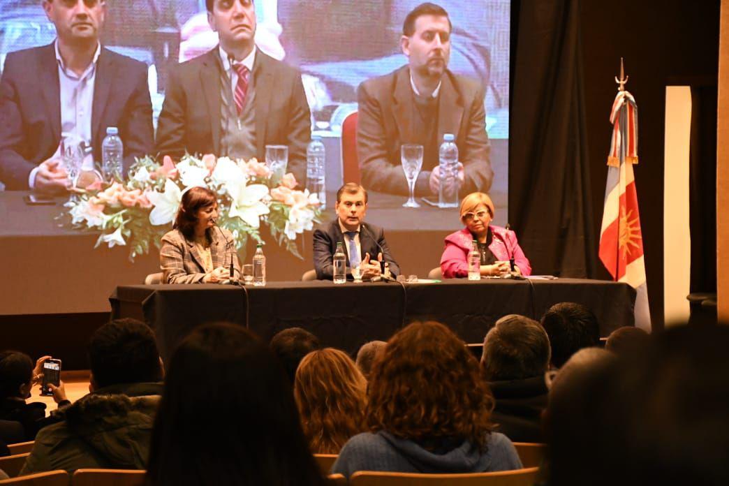 Zamora y la ministra en Trabajo de la Nacioacuten firmaron convenios para avanzar en derechos laborales