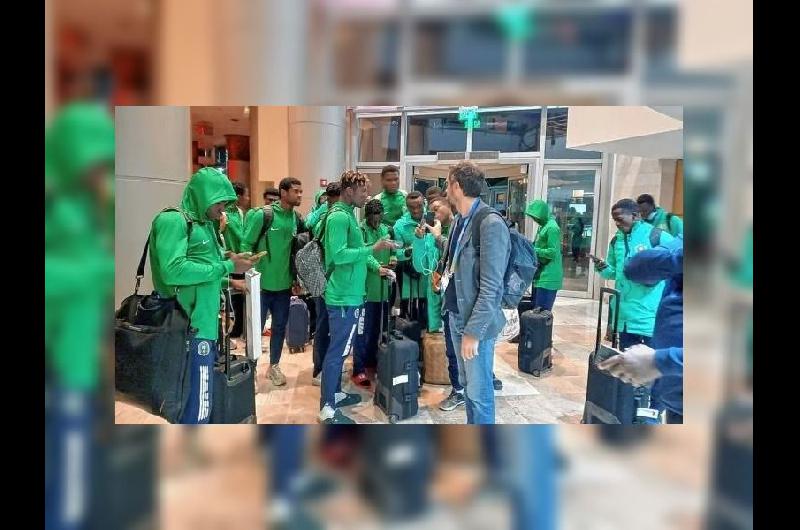 Poleacutemica con la Seleccioacuten de Nigeria- llegaron tarde a donde van a jugar contra Argentina