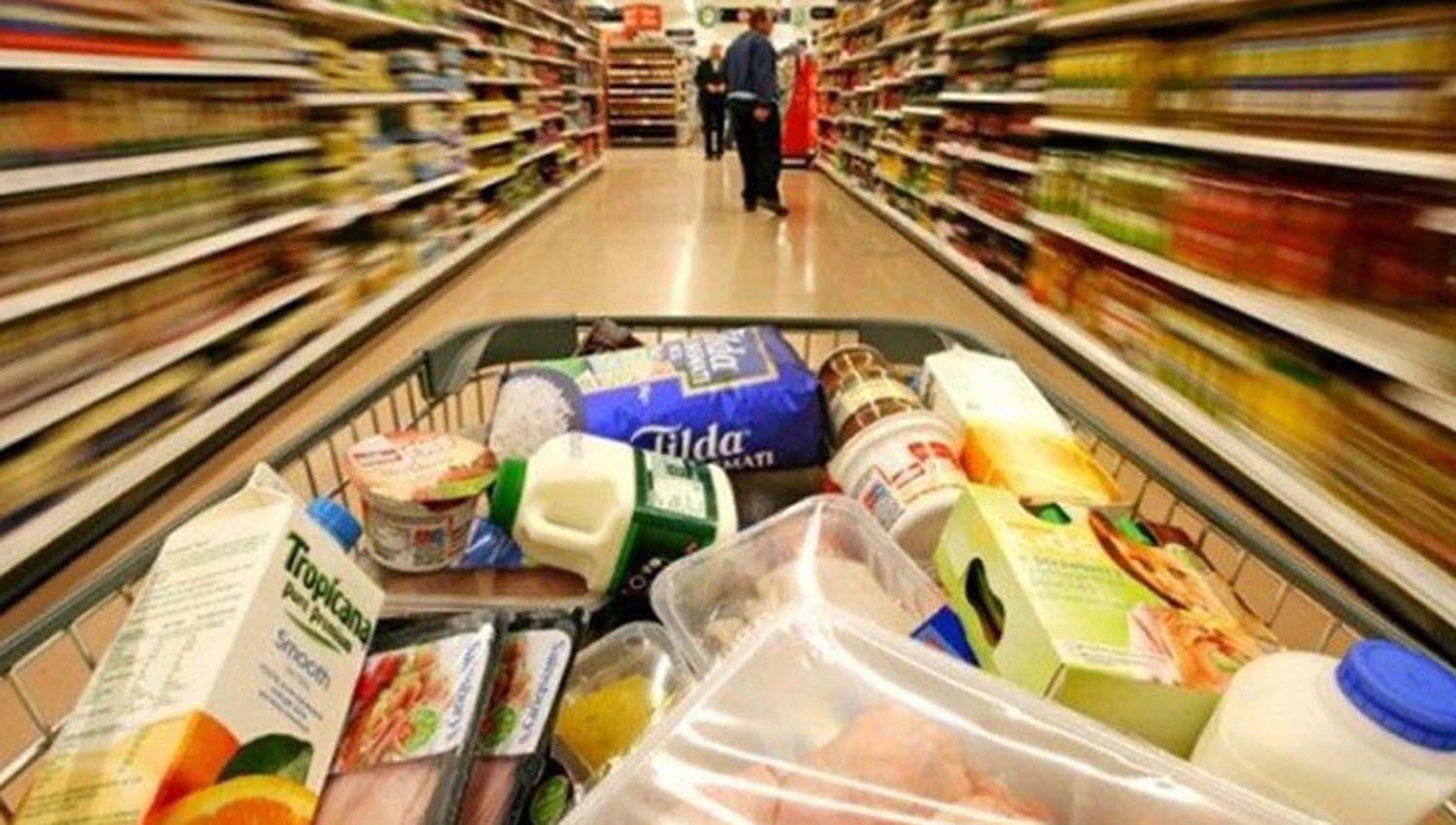 El 64-en-porciento- de las familias financia sus compras de alimentos y remedios