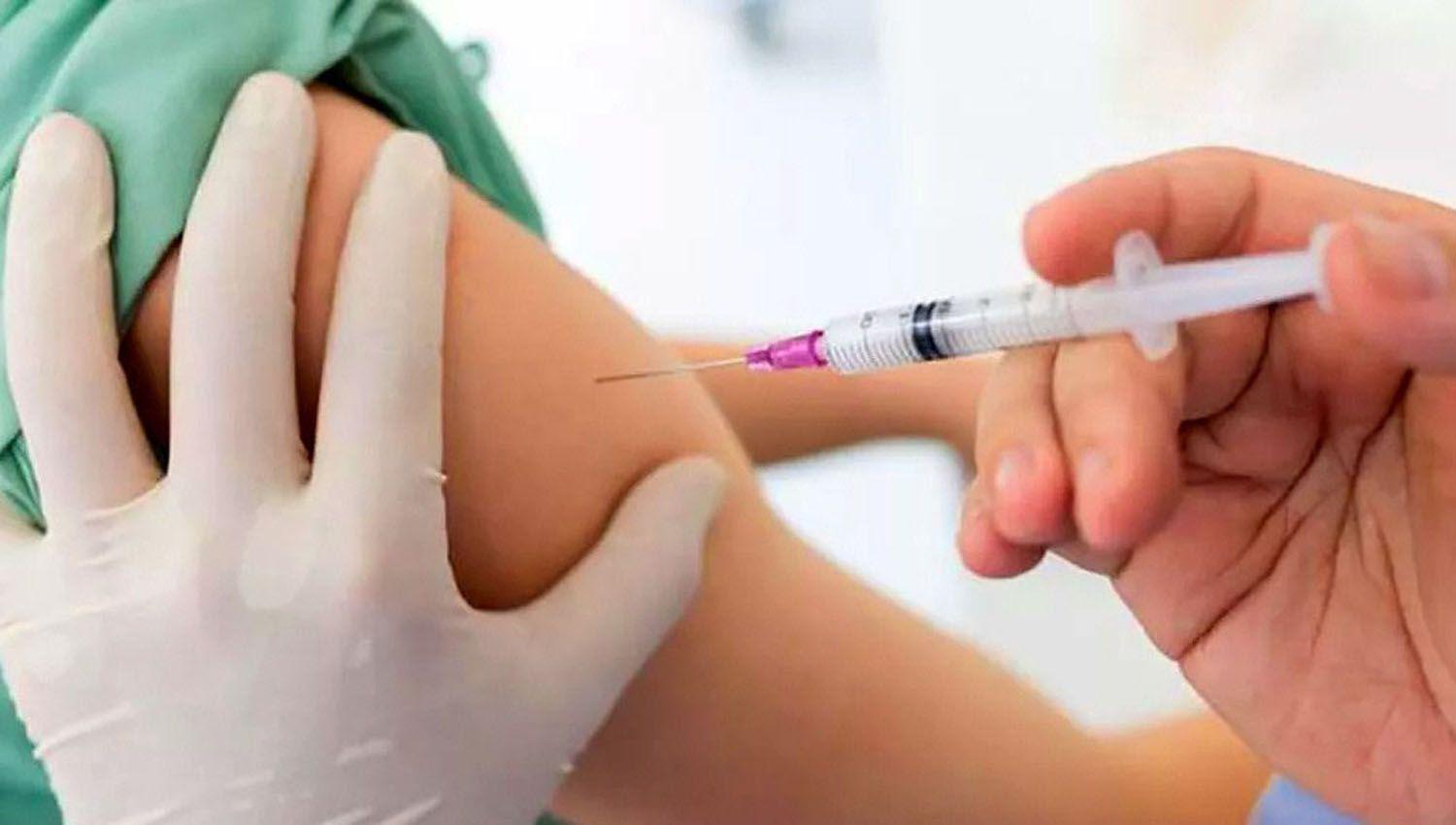Ante la llegada del friacuteo Salud advierte sobre la necesidad de colocarse la vacuna antigripal