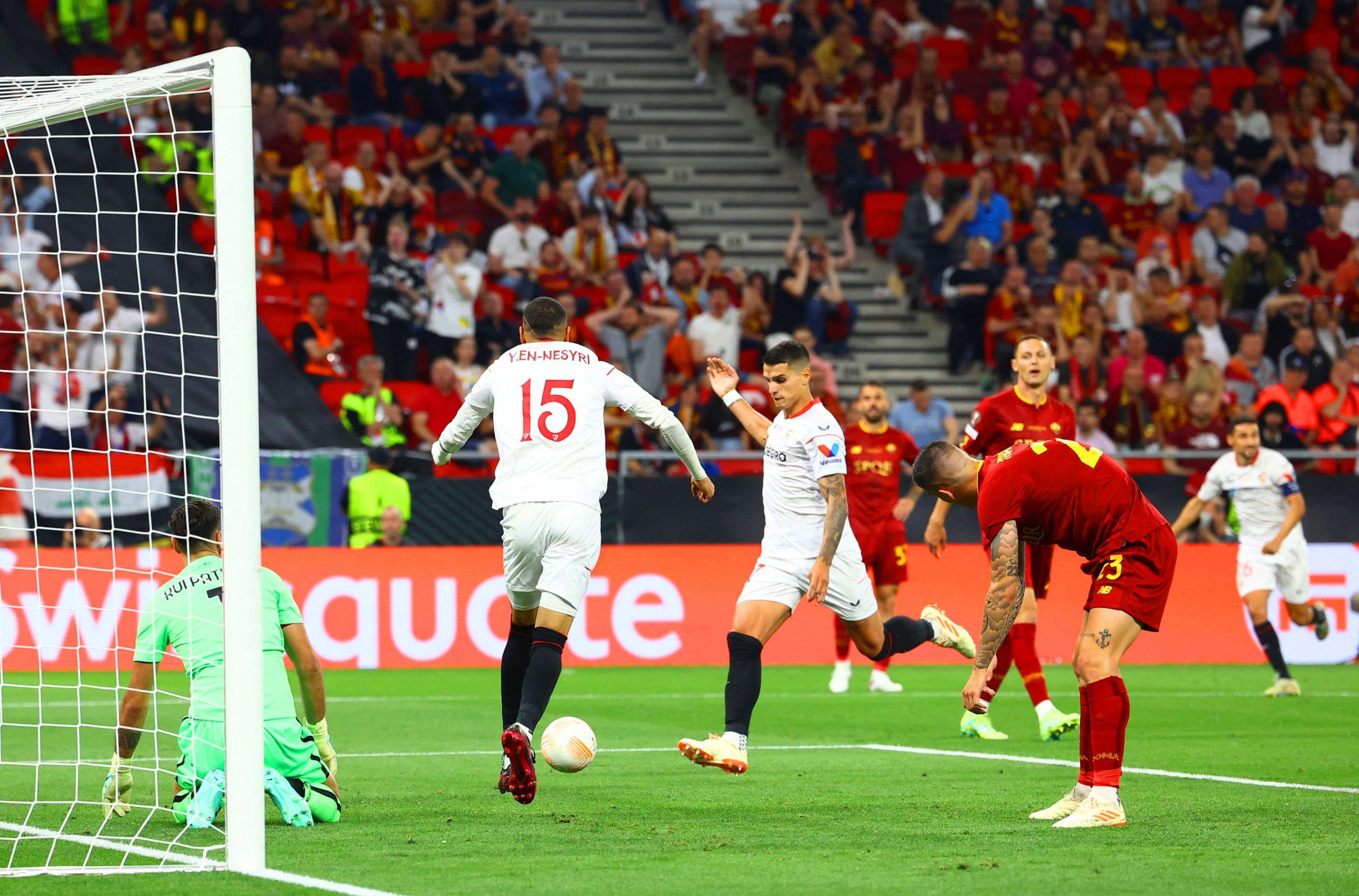 Como en el Mundial Montiel hizo el uacuteltimo penal y el Sevilla se coronoacute campeoacuten de la Europa League