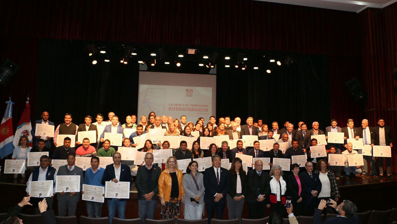 La Unse firmoacute convenios marco con intendentes y comisionados