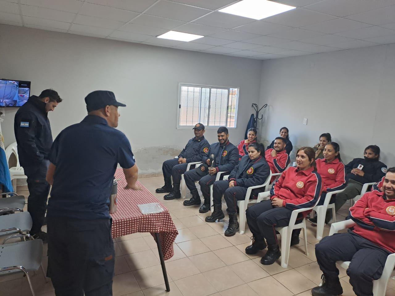 El Centro de Entrenamiento Moacutevil de Incendios ofreceraacute capacitacioacuten a los bomberos