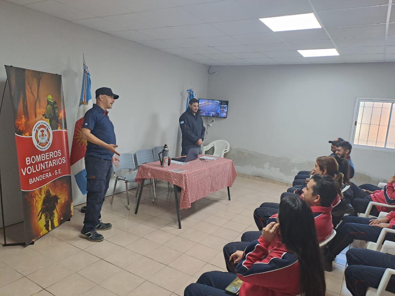 El Centro de Entrenamiento Moacutevil de Incendios ofreceraacute capacitacioacuten a los bomberos