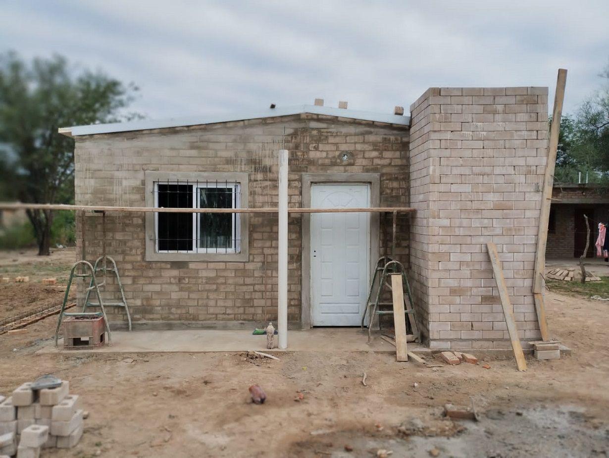 Inspeccionan en Loreto la construccioacuten de las viviendas ecoloacutegicas