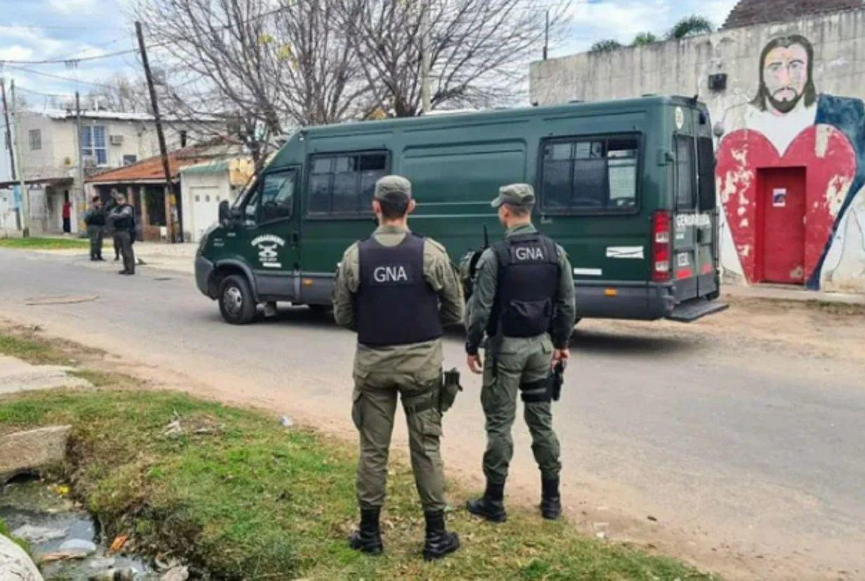 La violencia no cesa- atacaron a tiros a una mujer que atendiacutea un kiosco