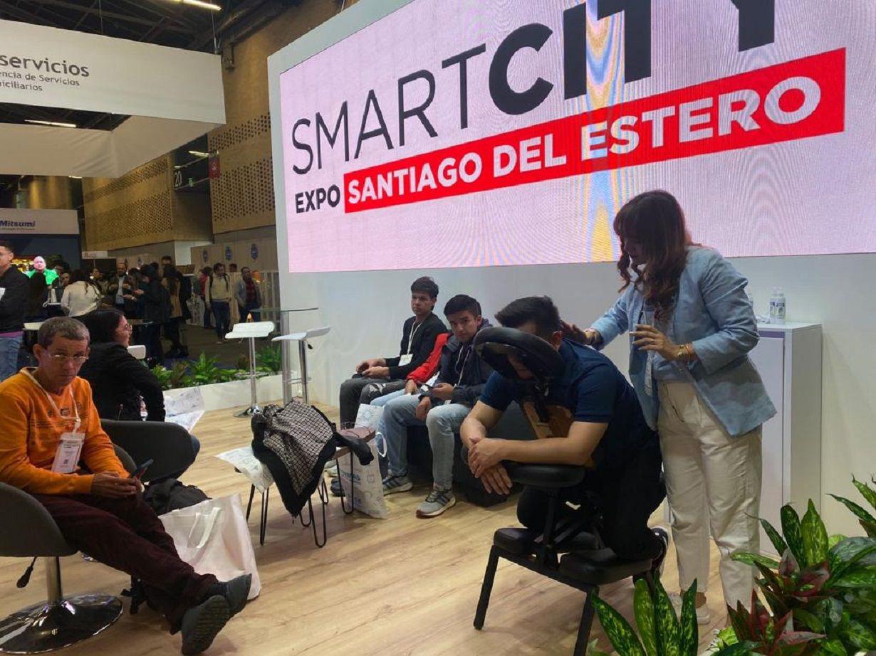 Santiago exhibioacute todo su potencial en la Smart City Expo Bogotaacute