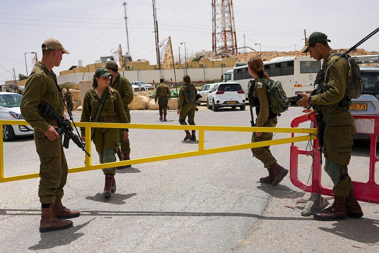 Tres soldados israeliacutees y un policiacutea egipcio muertos en tirote
