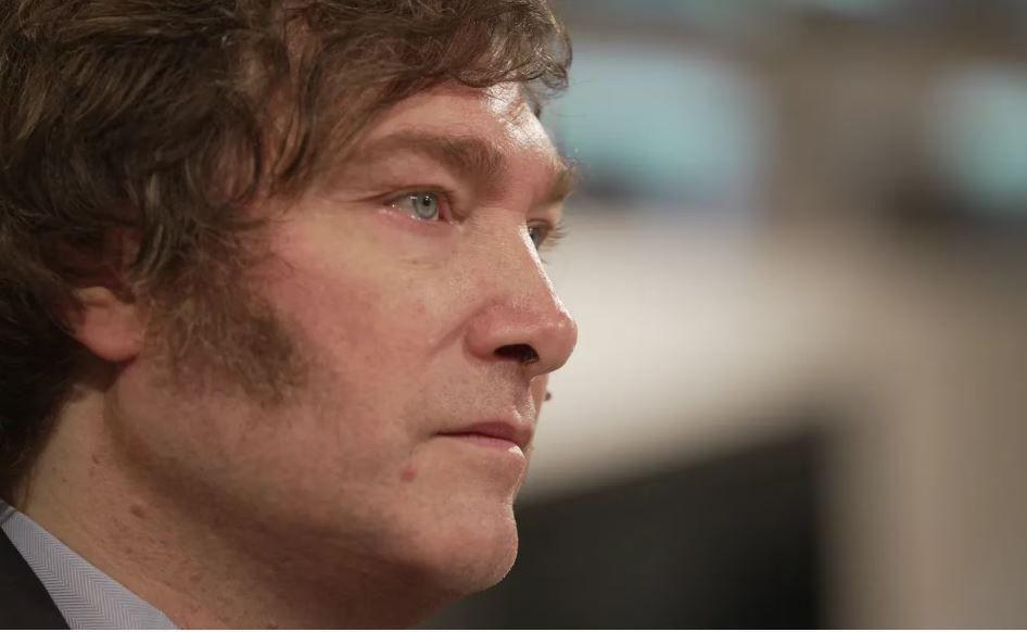 Asesores de campantildea recalculando- Javier Milei rompe los pronoacutesticos y las leyes del marketing poliacutetico