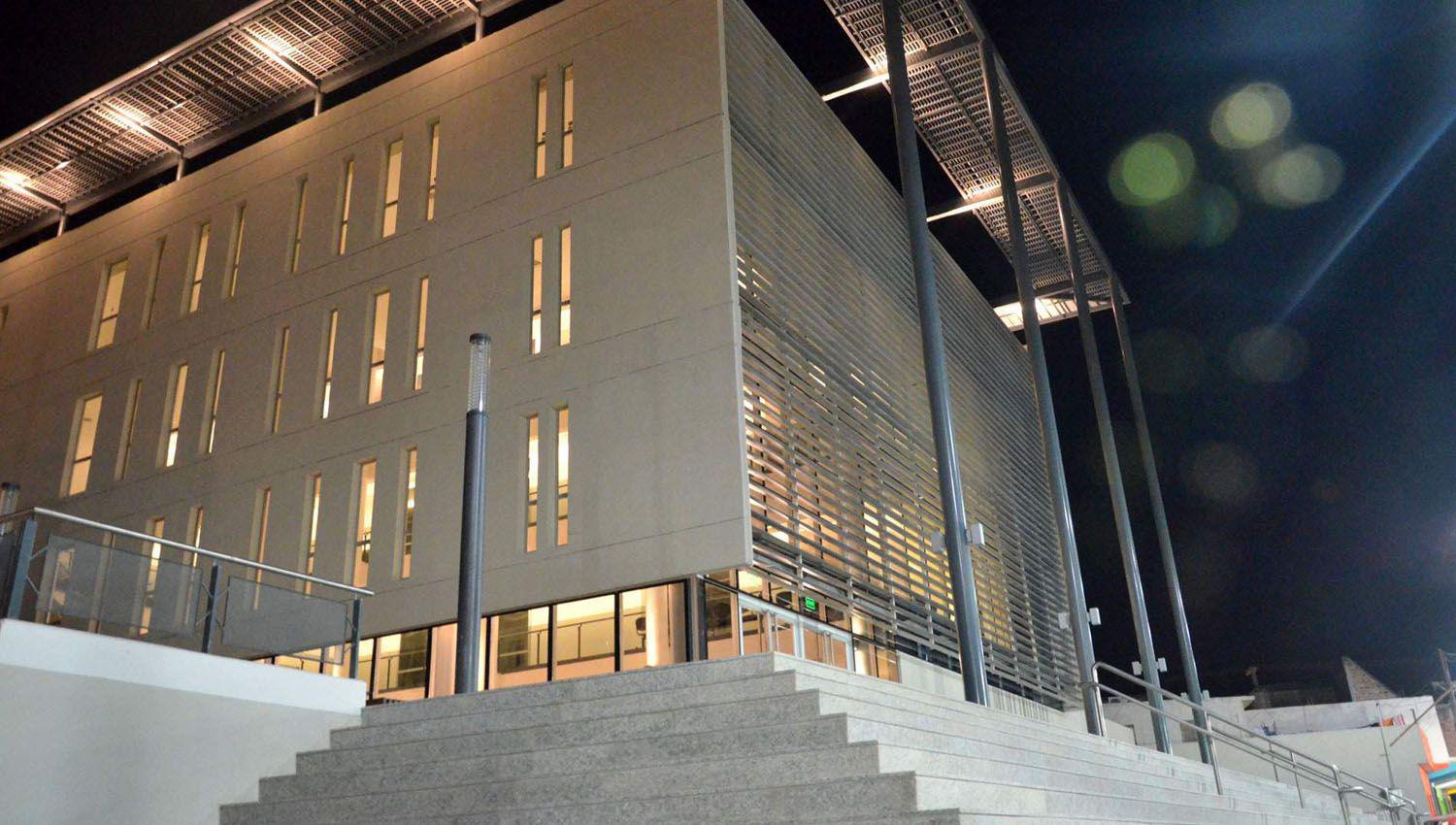 Intentoacute asesinar a su ex delante de su hijo de 5 antildeos