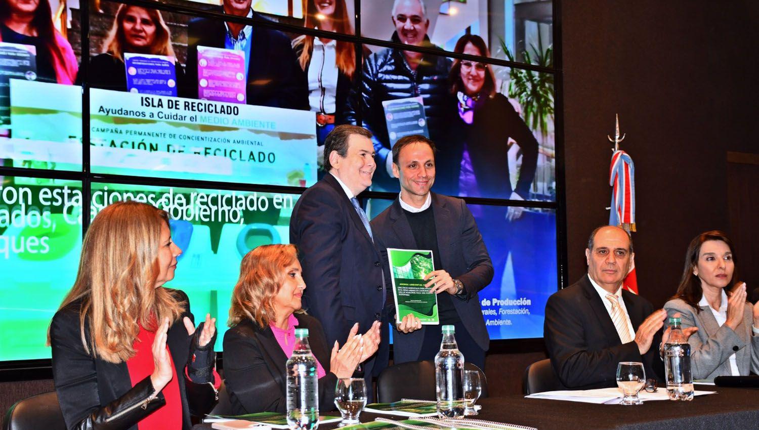 Zamora participoacute del cierre de las jornadas por el Diacutea Mundial del Medio Ambiente