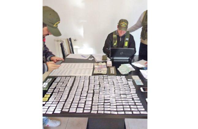 EVIDENCIA Troqueles falsos