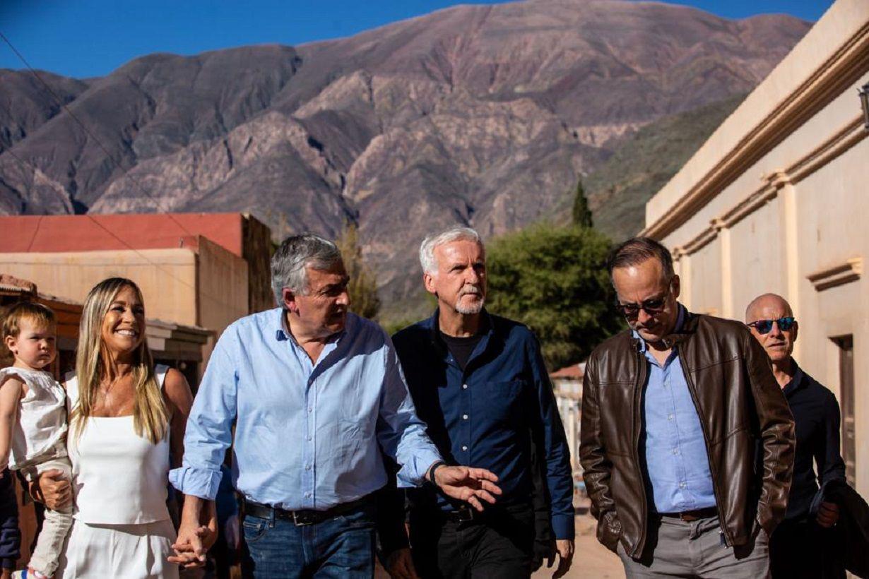 El reconocido director de cine James Cameron visitoacute Jujuy y recorrioacute Purmamarca
