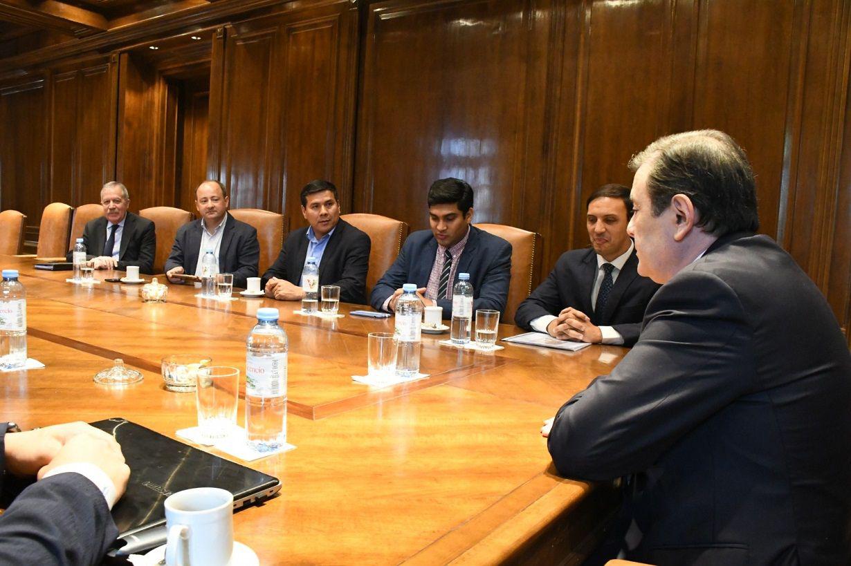 Gerardo Zamora recibioacute a las autoridades de la fundacioacuten Unioacuten Internacional de Joacutevenes IYF