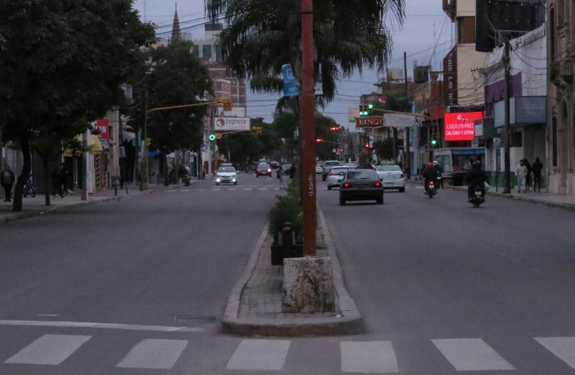 FOTOS  Las calles del Centro vaciacuteas por el paro de colectivos por tiempo indeterminado