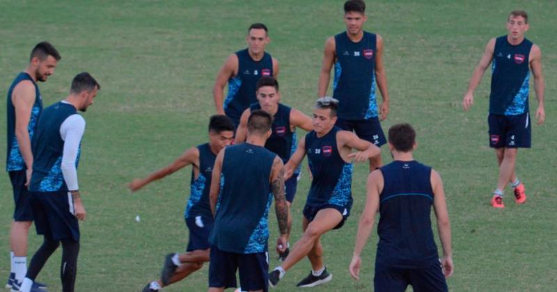 Vega y Juaacuterez intentaraacuten llegar al duelo ante Gimnasia